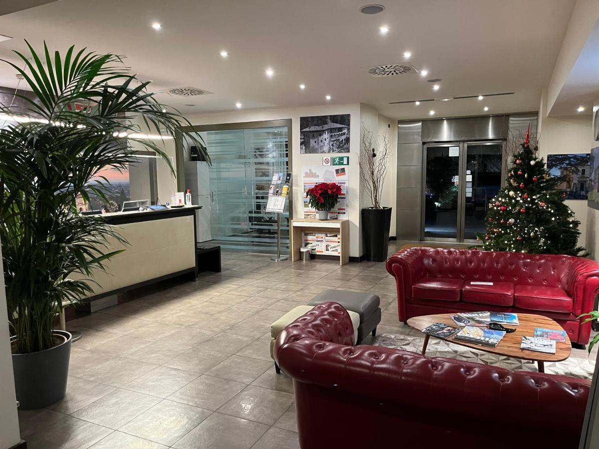 Bis Hotel Varèse Extérieur photo