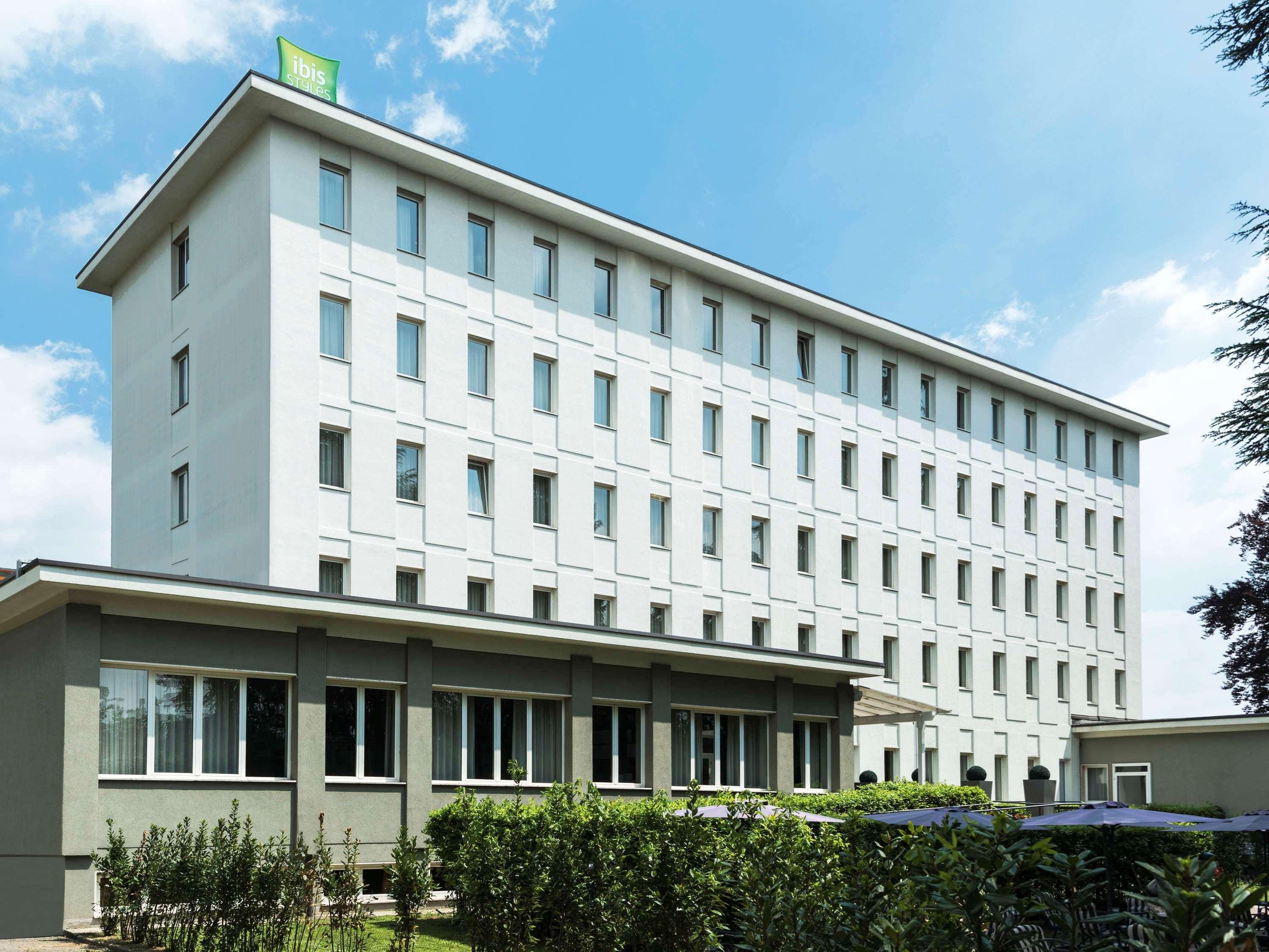 Bis Hotel Varèse Extérieur photo