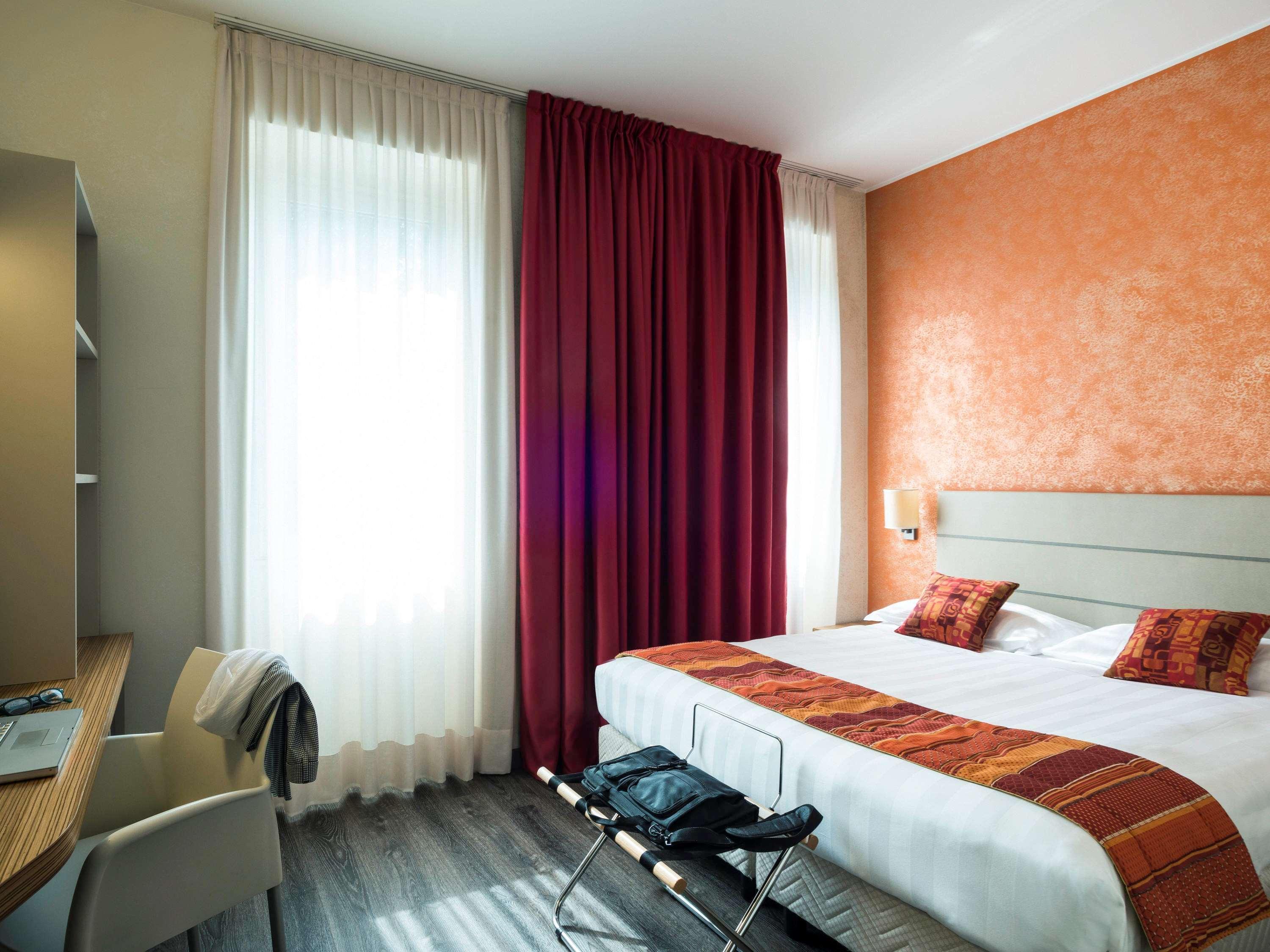Bis Hotel Varèse Extérieur photo