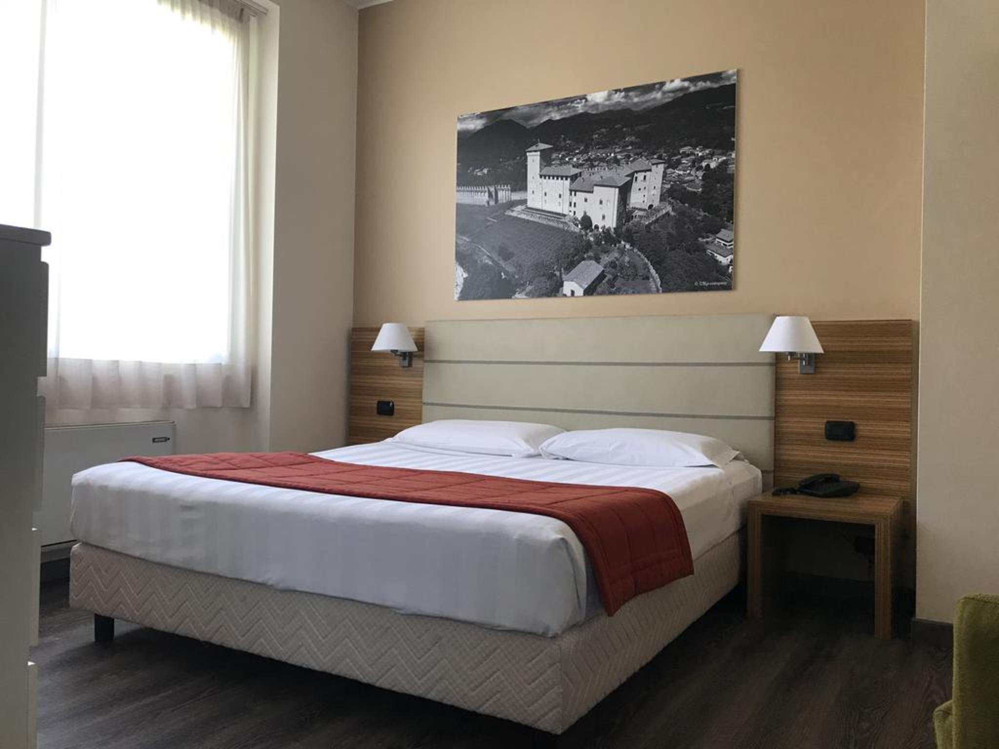 Bis Hotel Varèse Extérieur photo