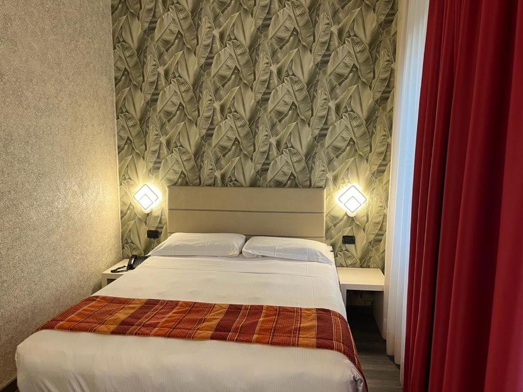 Bis Hotel Varèse Extérieur photo