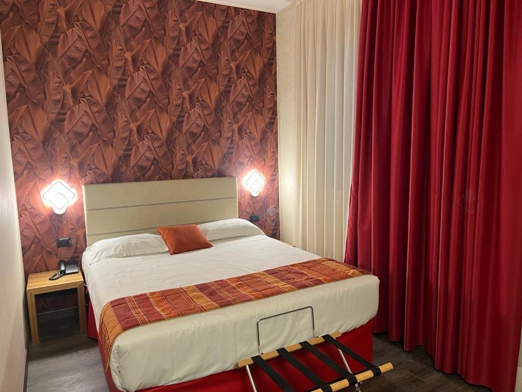 Bis Hotel Varèse Extérieur photo