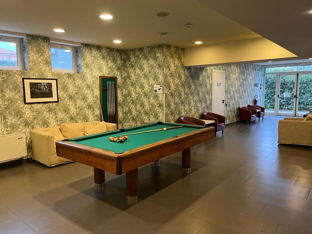 Bis Hotel Varèse Extérieur photo