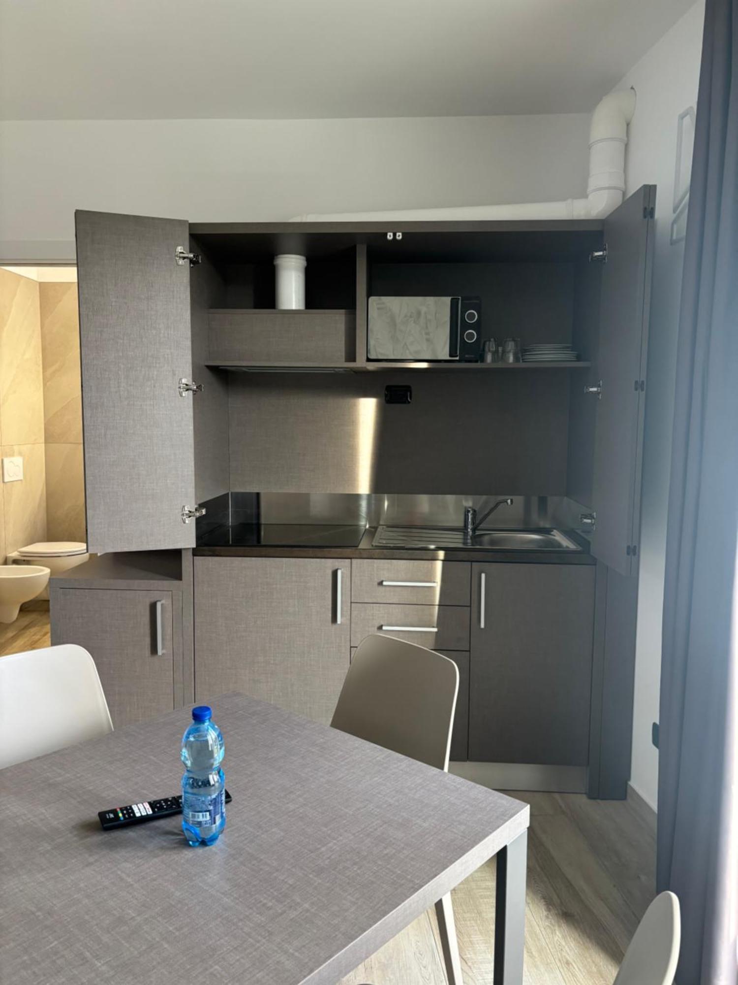 Bis Hotel Varèse Extérieur photo