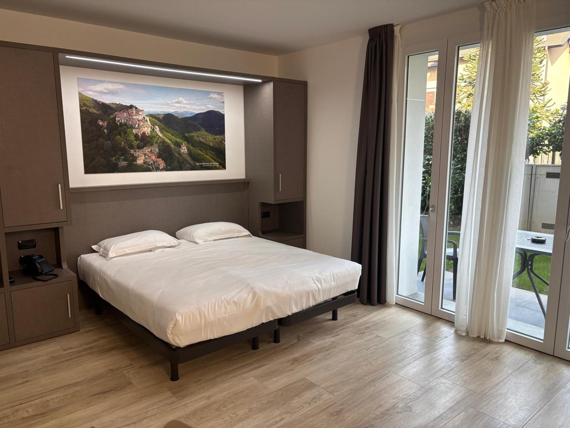Bis Hotel Varèse Extérieur photo