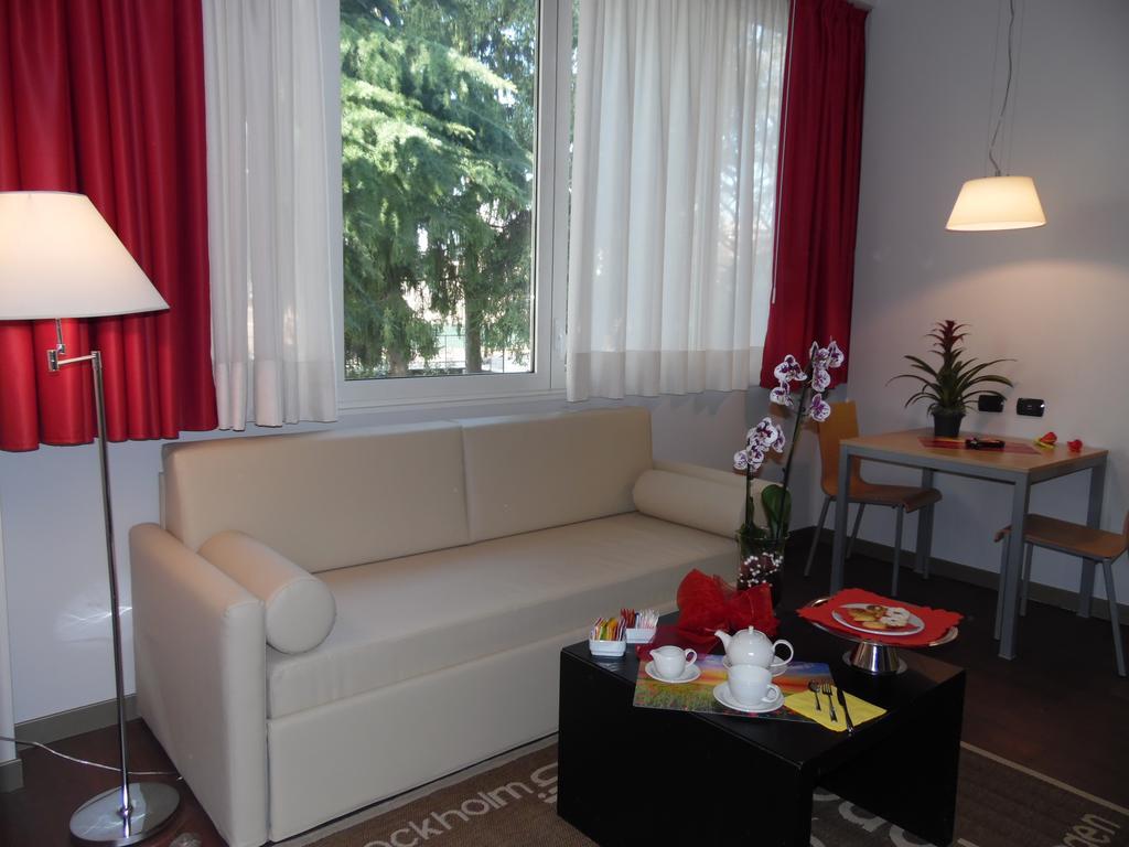 Bis Hotel Varèse Extérieur photo