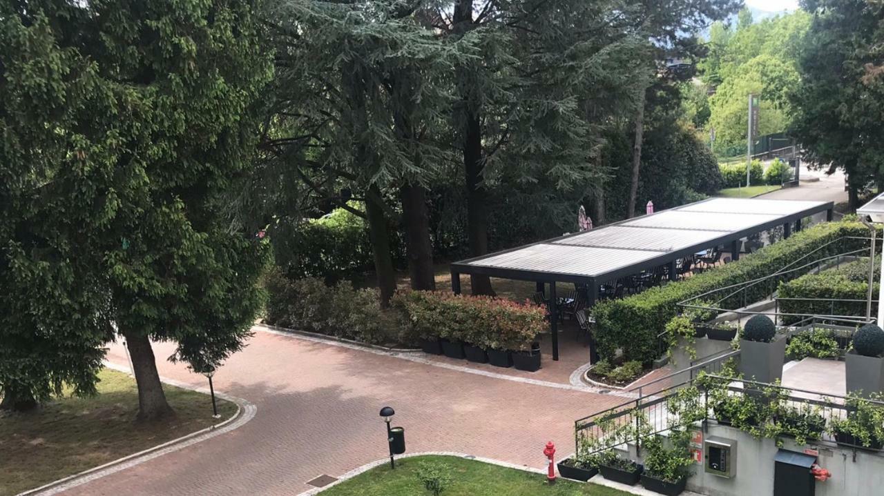 Bis Hotel Varèse Extérieur photo